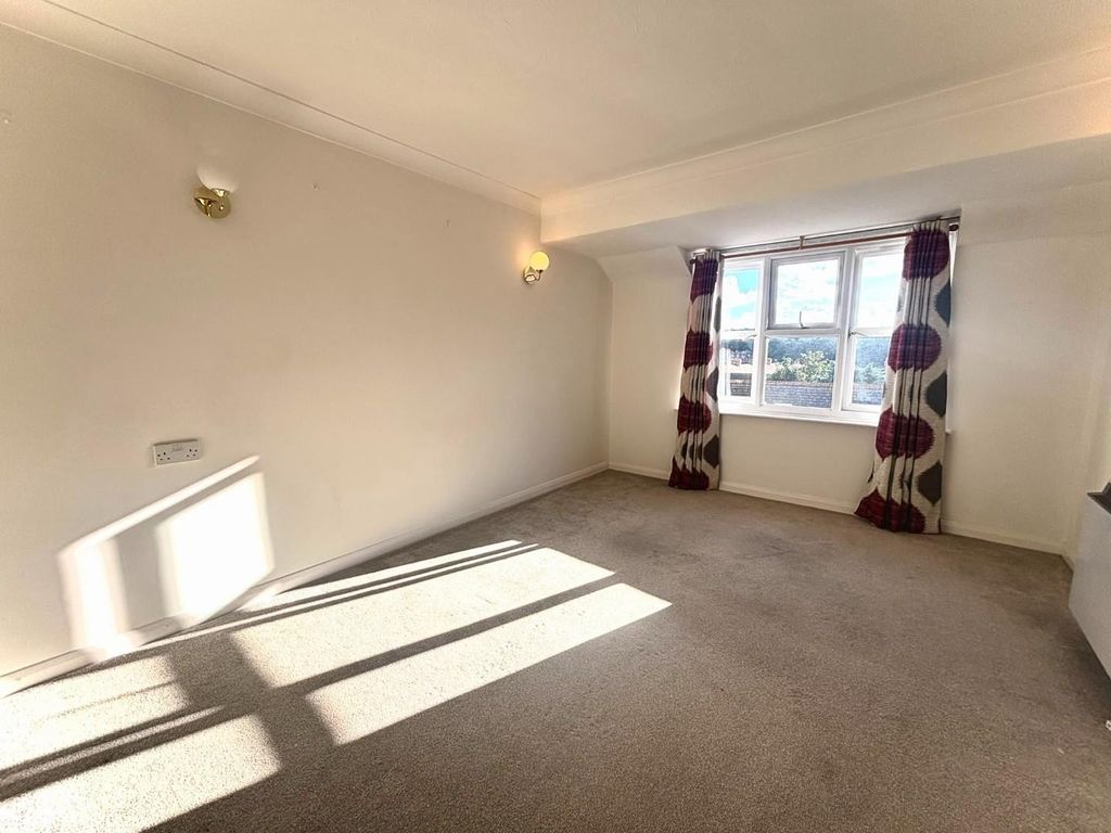 Property photo 3 of 7 8395c444-34A0-4509-B8A6-c09B87761E9c.Jpg