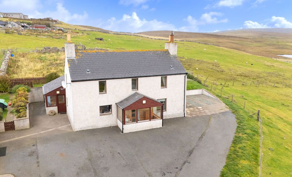 Property photo 2 of 42