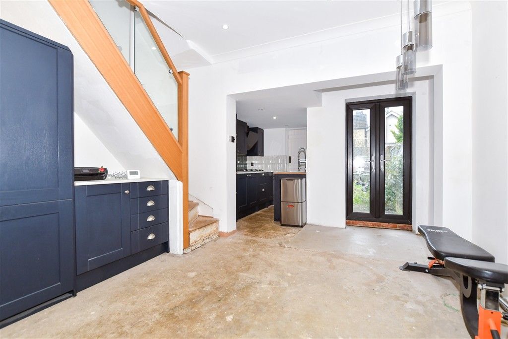 Property photo 1 of 8 Dining Area