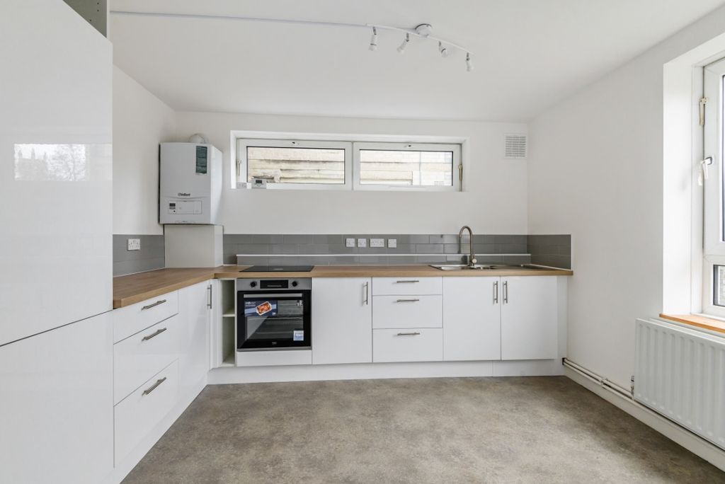 Property photo 3 of 7 814138 (4)