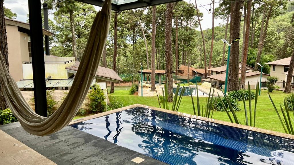 Property photo 1 of 37