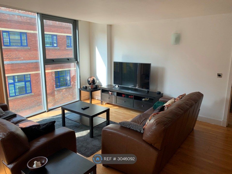 Property photo 3 of 25 Living Room 2