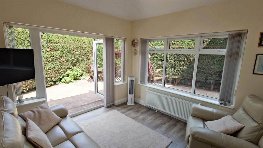 Property photo 3 of 23 Garden Room