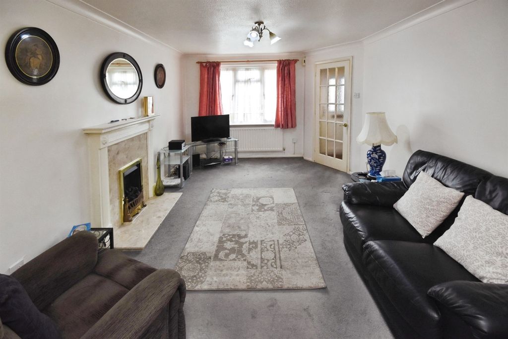 Property photo 3 of 22