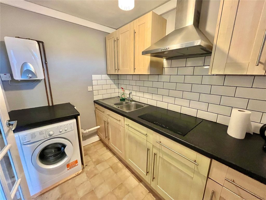 Additional image 4 of 1 bed flat for saleCaptains Walk, Saundersfoot, Pembrokeshire SA69