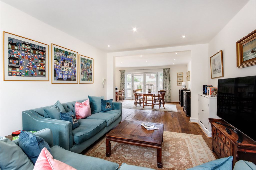 Property photo 1 of 8 Open Plan Living