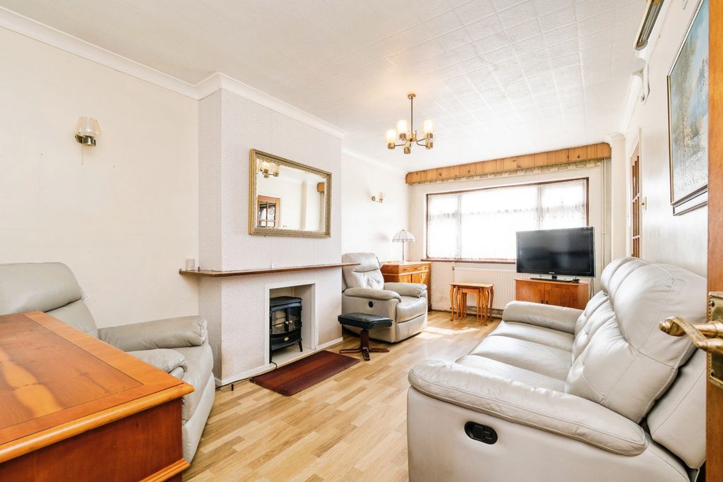 Property photo 3 of 36 Pbox-Img.Jpg