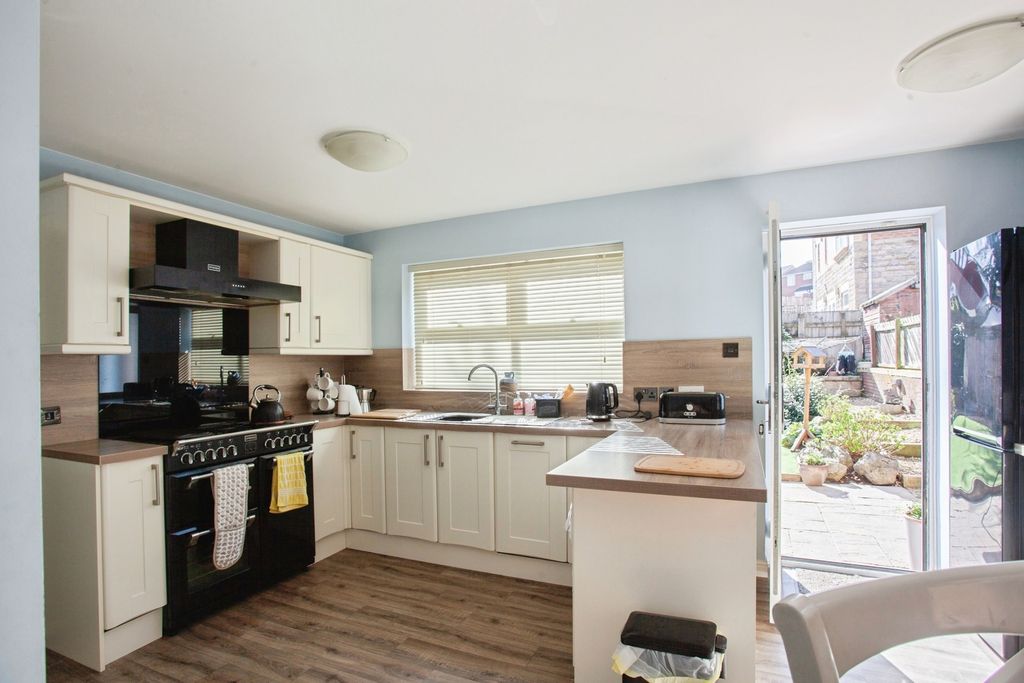 Property photo 2 of 20 Pbox-Img.Jpg