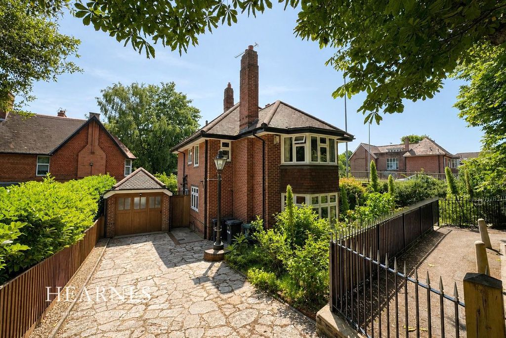 Property photo 1 of 24