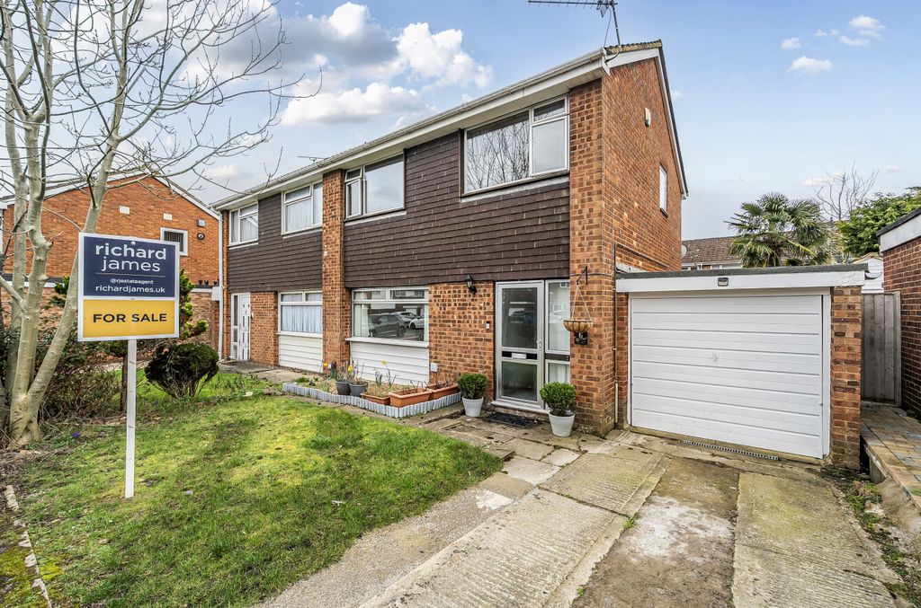 Property photo 1 of 12 14200271269A06d12B3F76