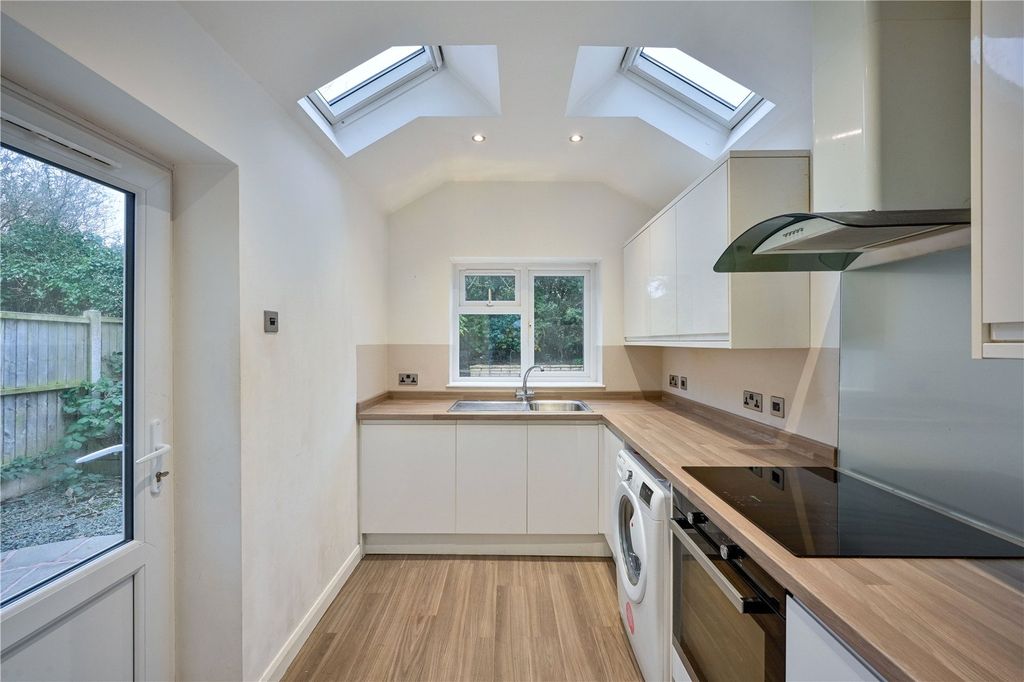 Property photo 2 of 17 Picture No. 04