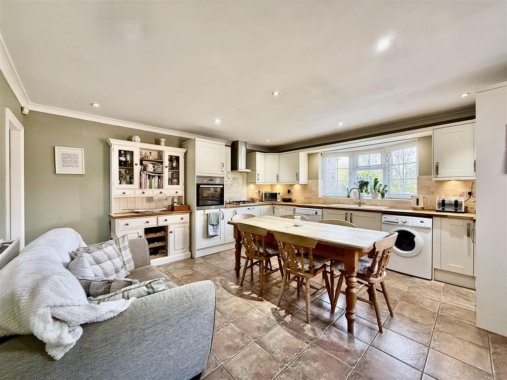 Property photo 2 of 22 2