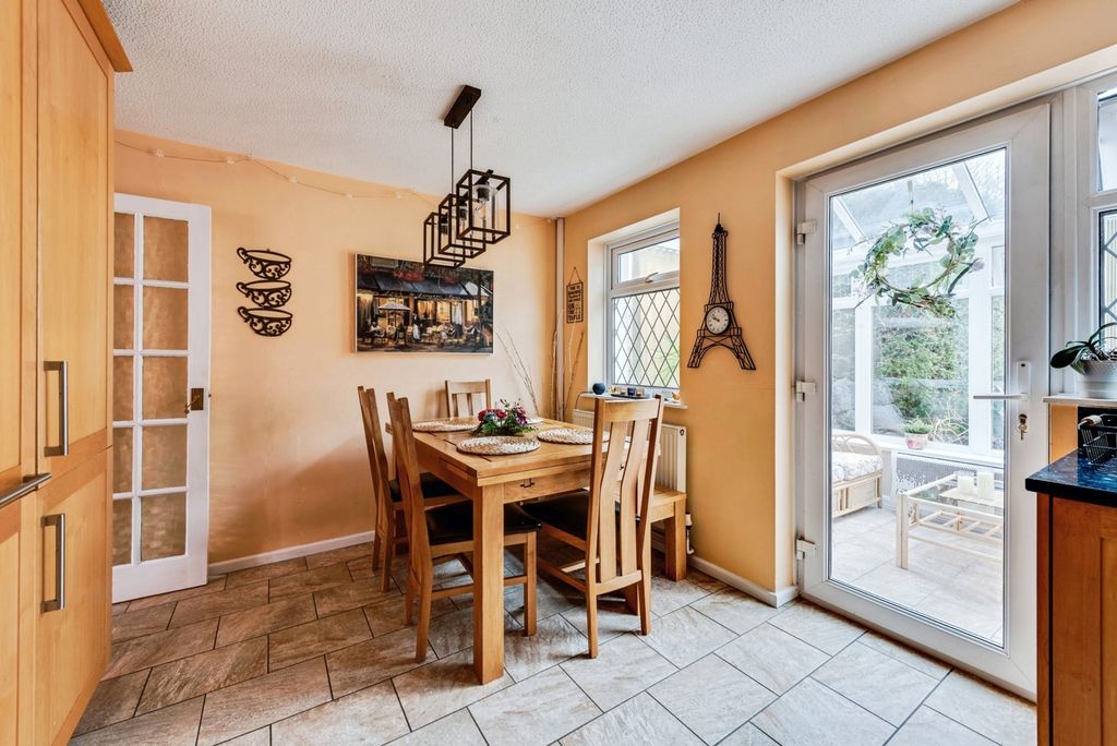 Property photo 3 of 26 Pbox-Img.Jpg