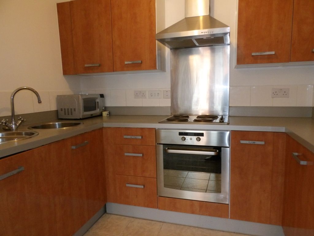 Property photo 3 of 9 Kitchen