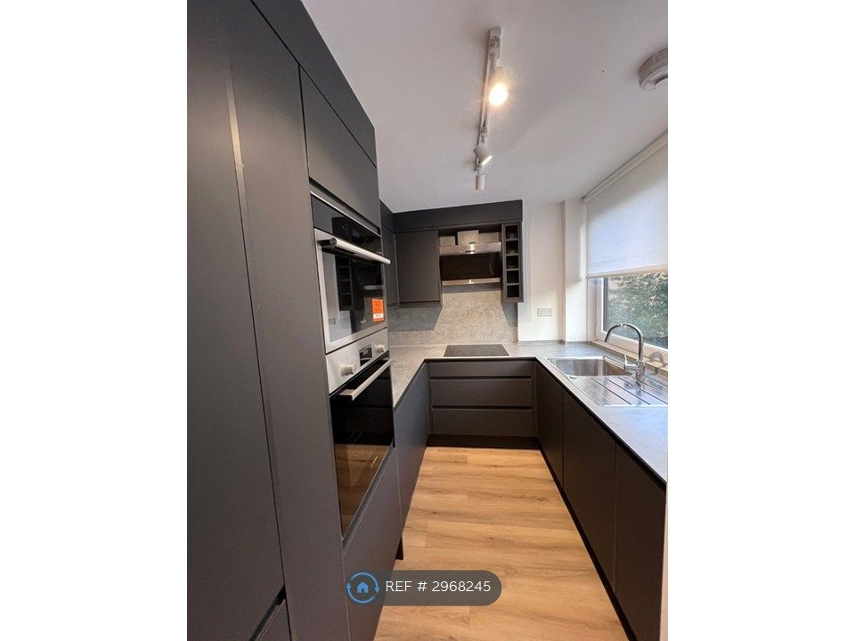Property photo 3 of 14 Kitchen
