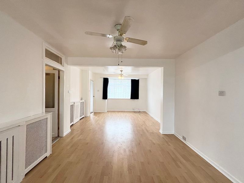 Property photo 2 of 12 Photo 4