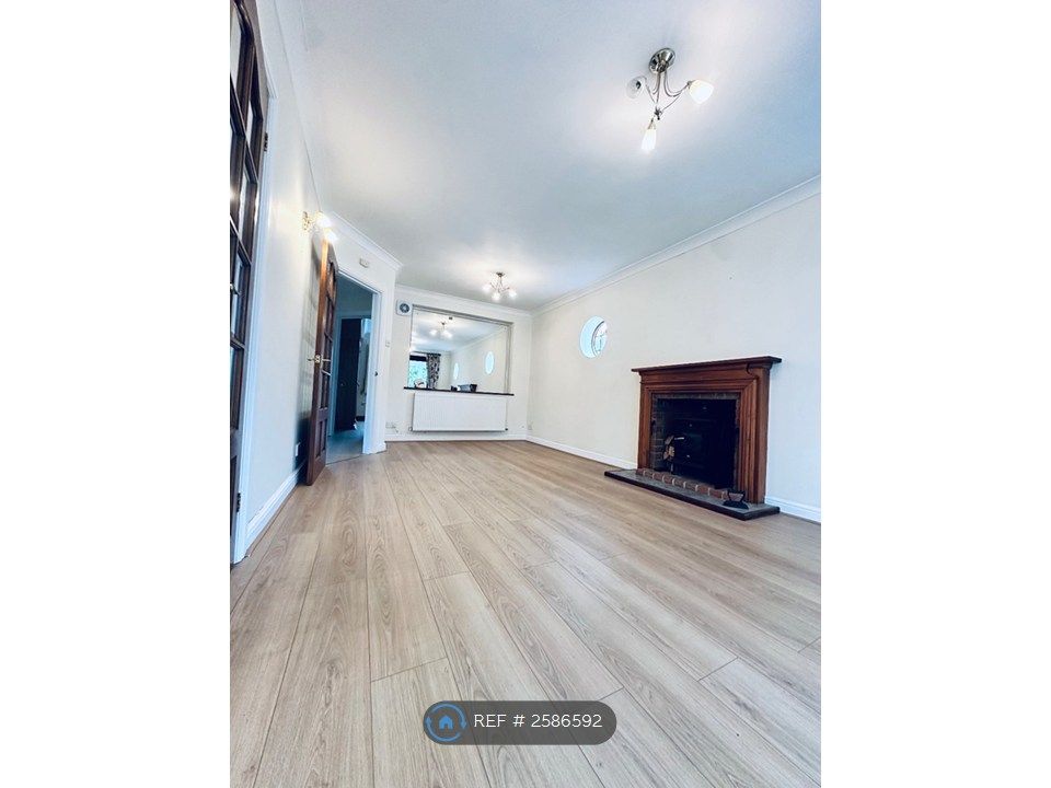 Property photo 2 of 32
