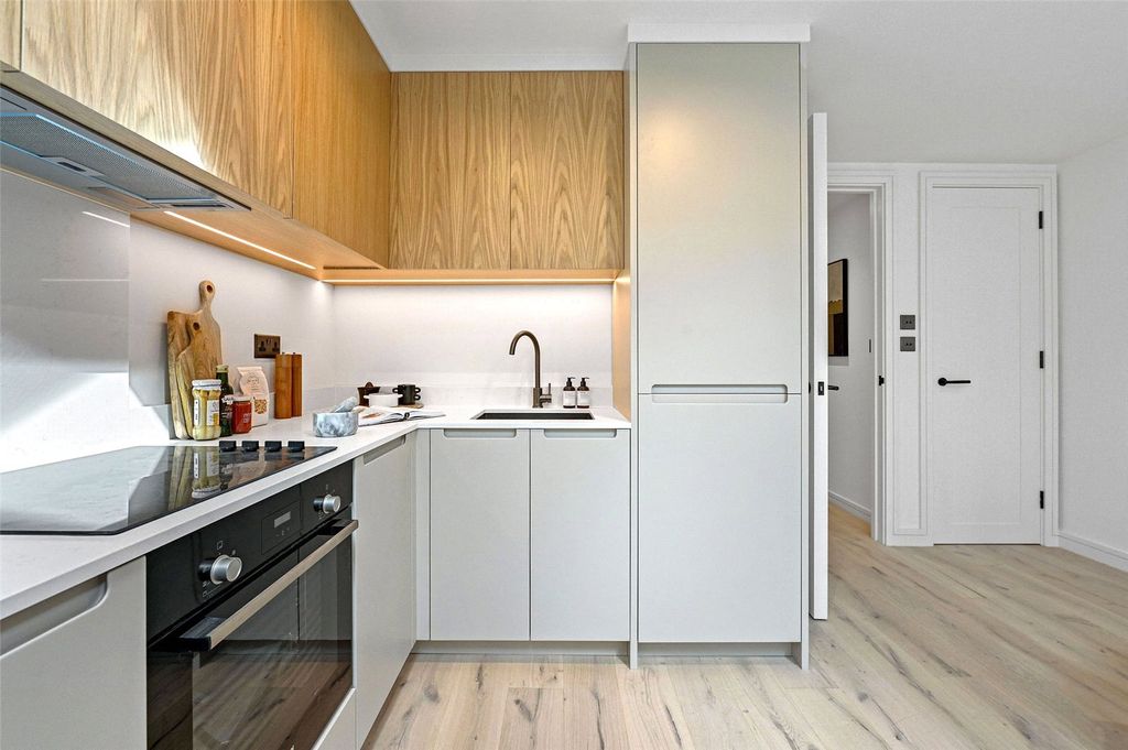 Property photo 3 of 27 Kitchen