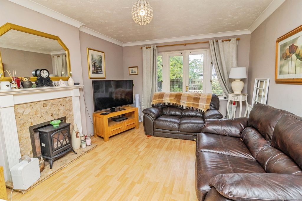 Property photo 3 of 15