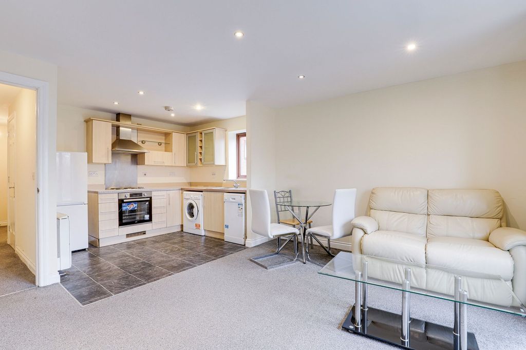 Property photo 2 of 12