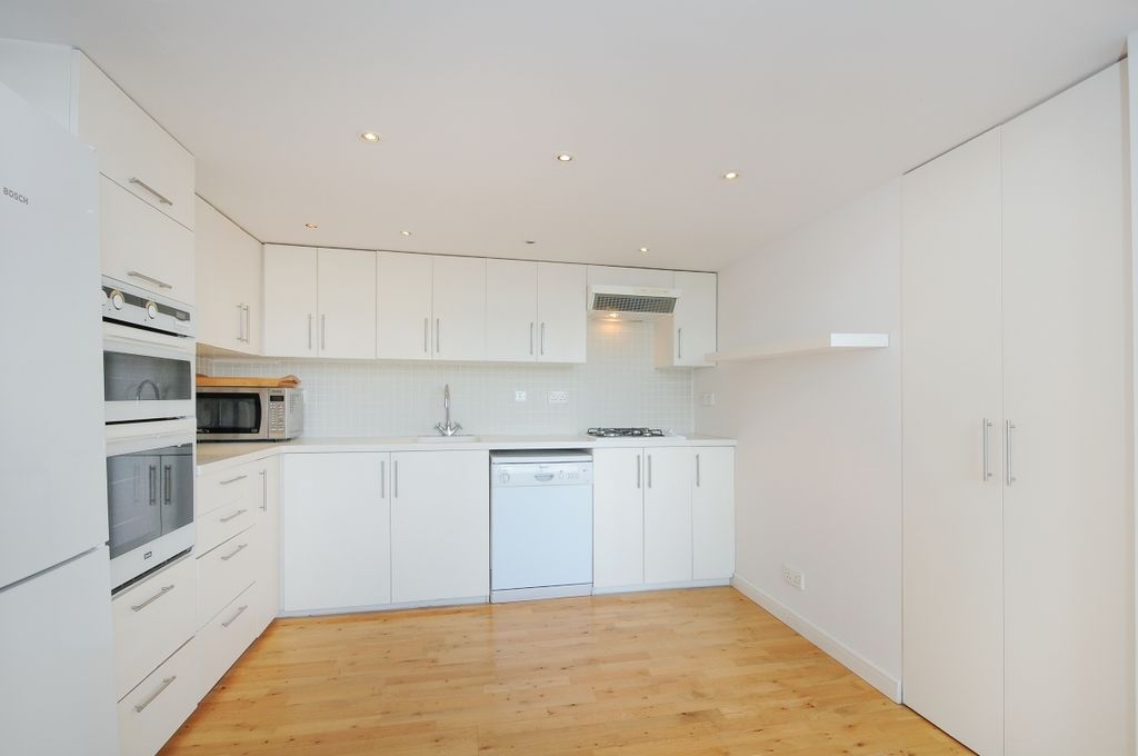 Property photo 3 of 8 Picture No. 04