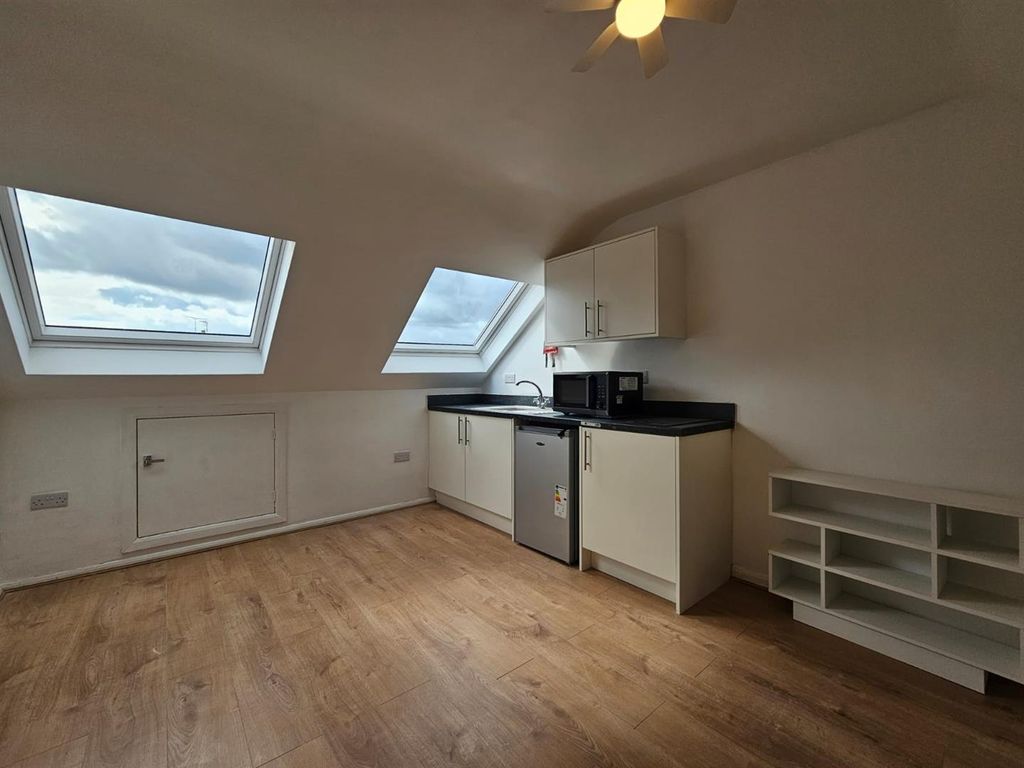 Property photo 2 of 7 Studio.Jpg