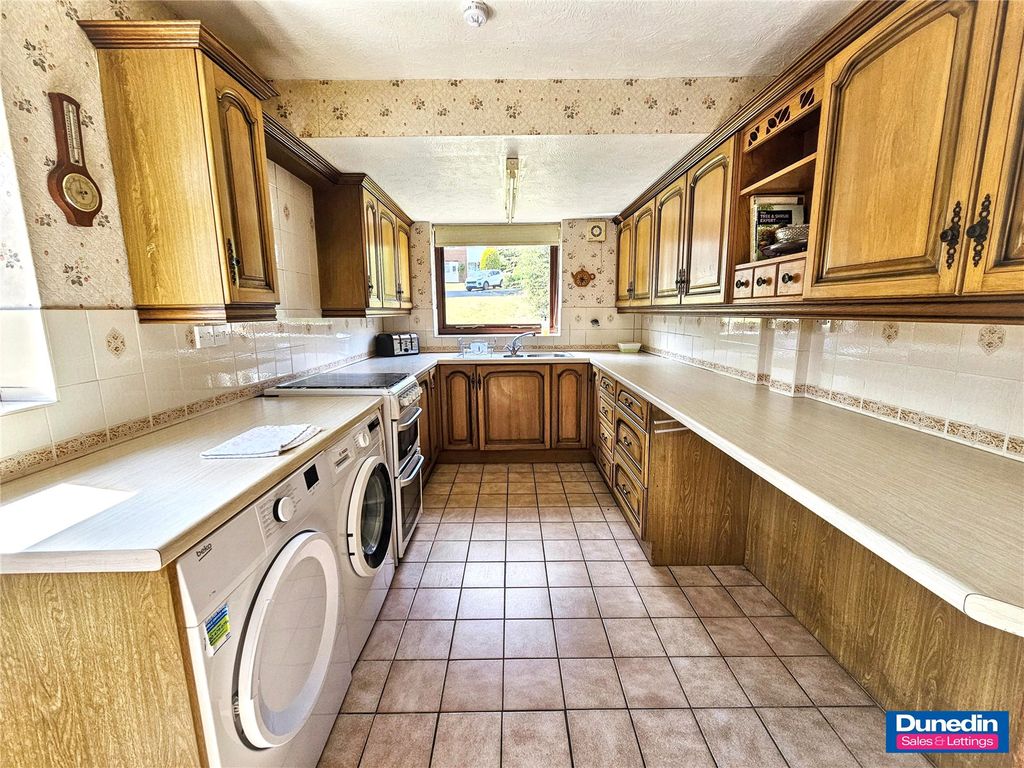 Property photo 3 of 19 Picture No. 04