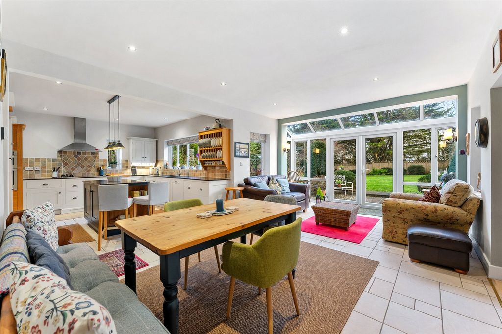 Property photo 3 of 24 Kitchen/Dining Room