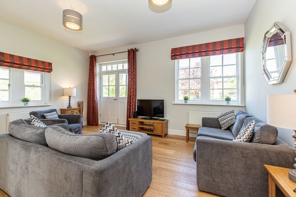 Property photo 1 of 9 128786