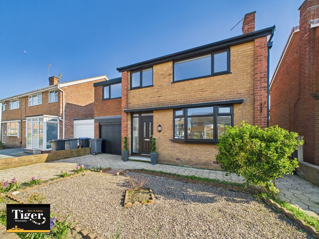 Property photo 2 of 30 Cam02176G0-Pr0540-Still032