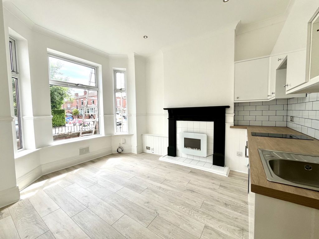 Property photo 2 of 10 Lounge/Kitchen