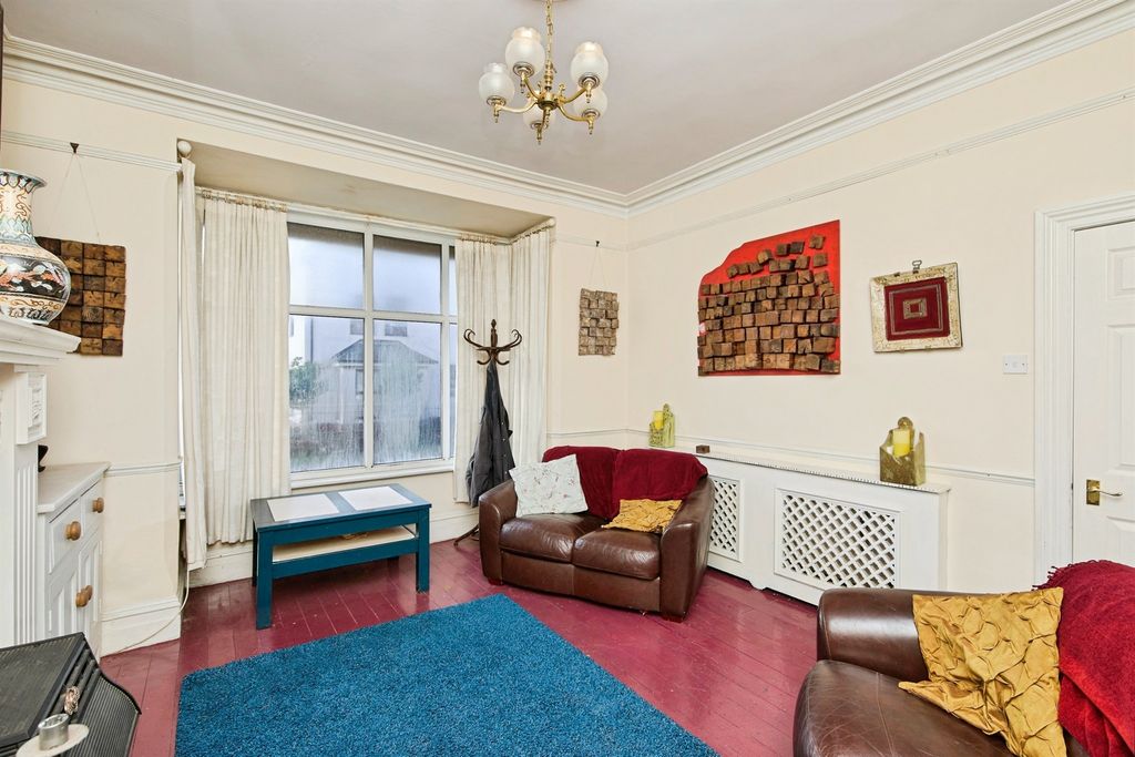 Property photo 3 of 14