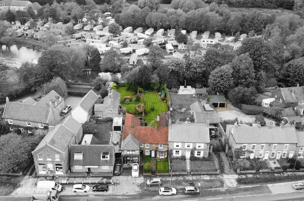 Property photo 1 of 24 Droneincgarage.Jpg
