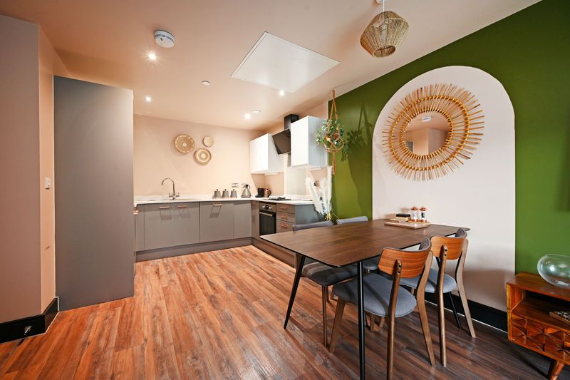 Property photo 3 of 32 Dining Kitchen