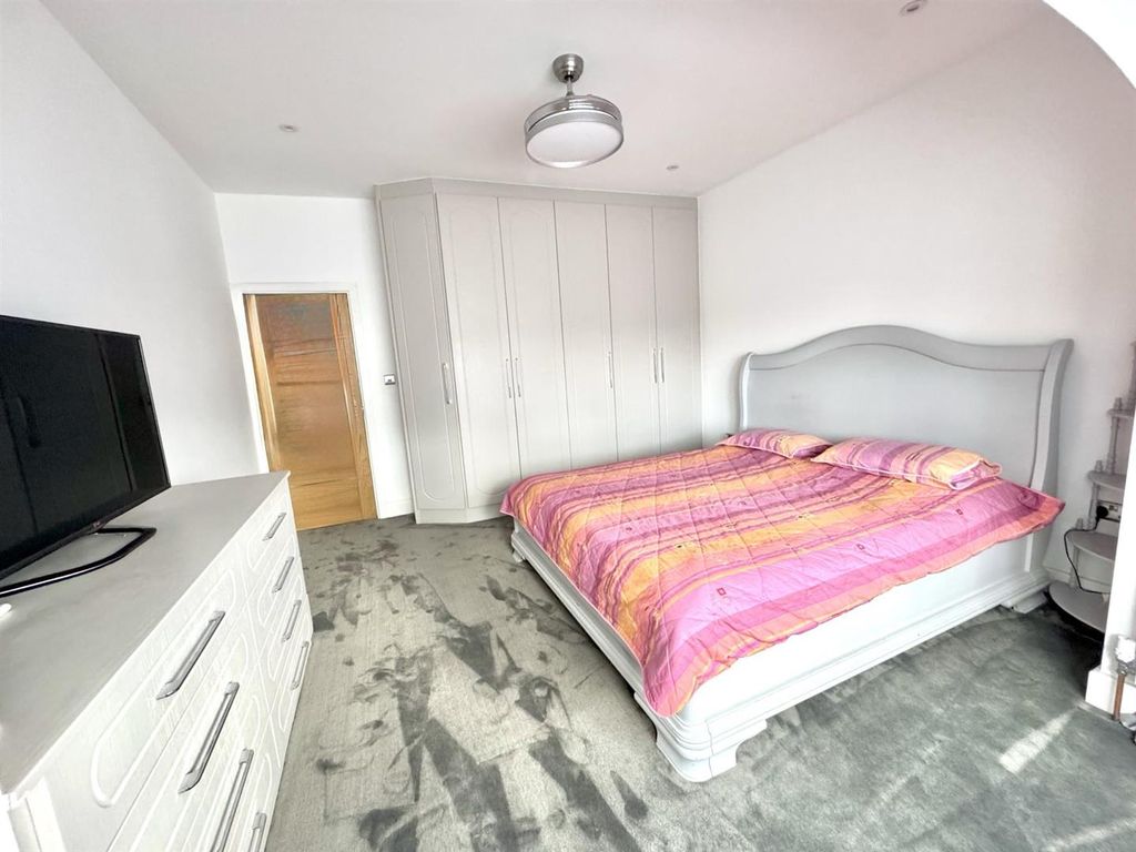 Additional image 26 of 5 bed semi-detached house for saleCheyne Walk, Croydon CR0