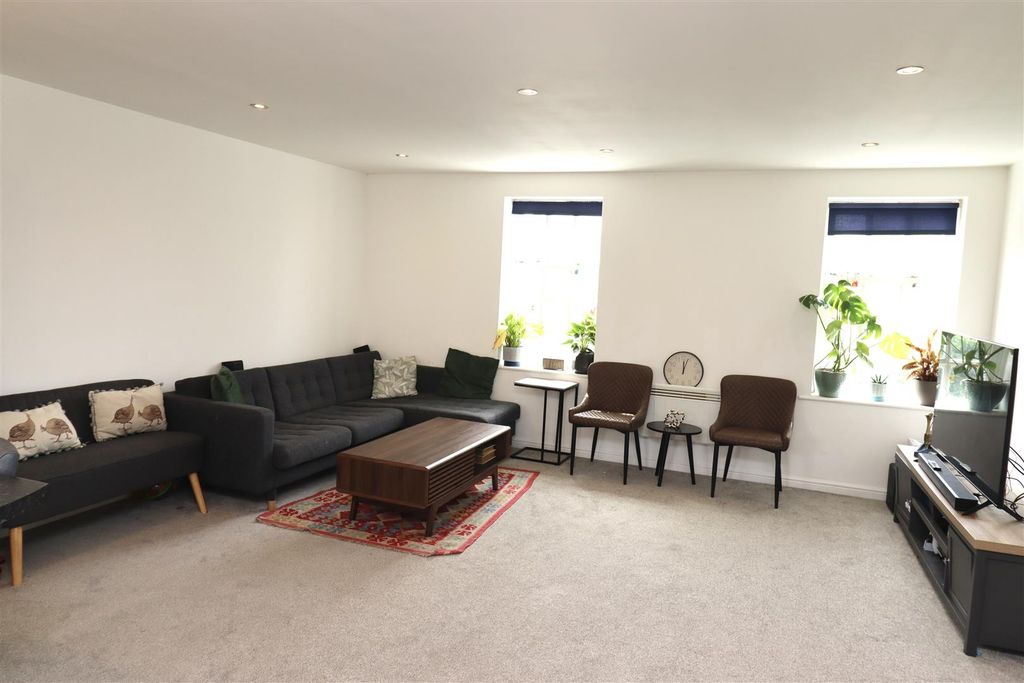 Property photo 2 of 8 Img_2565.Jpg