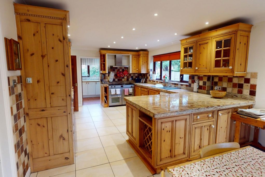 Property photo 2 of 31