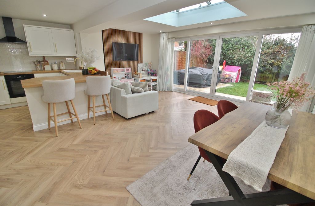 Property photo 2 of 12