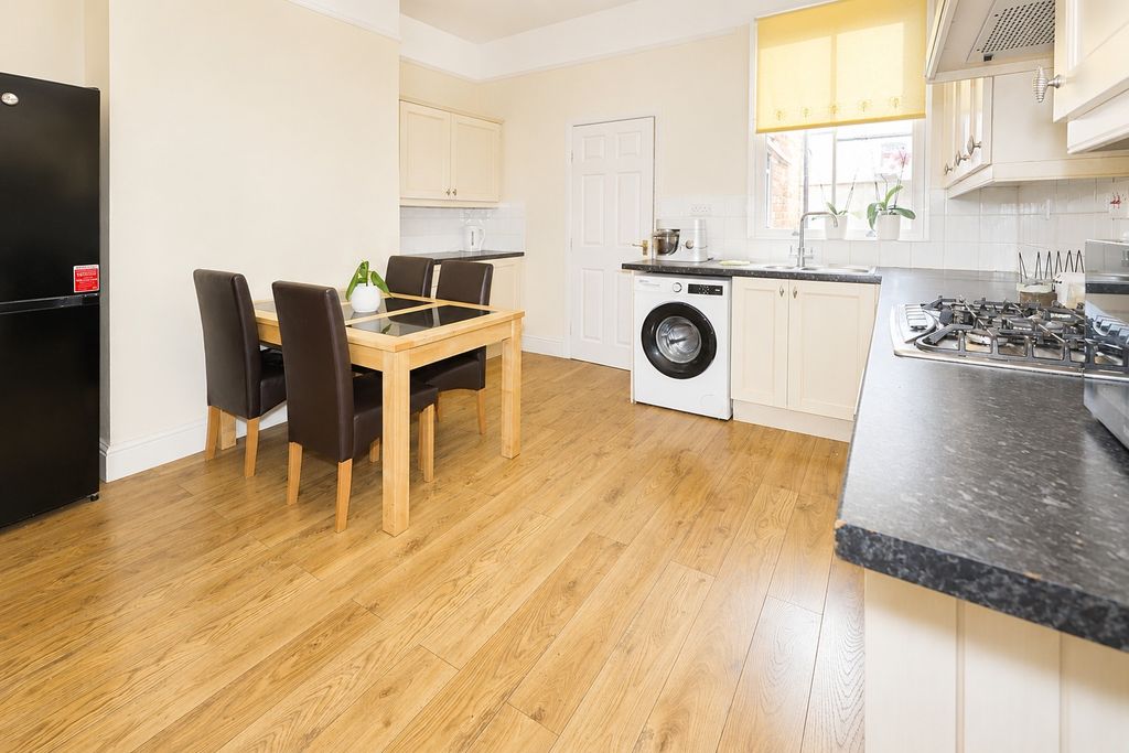 Property photo 3 of 12 6113892