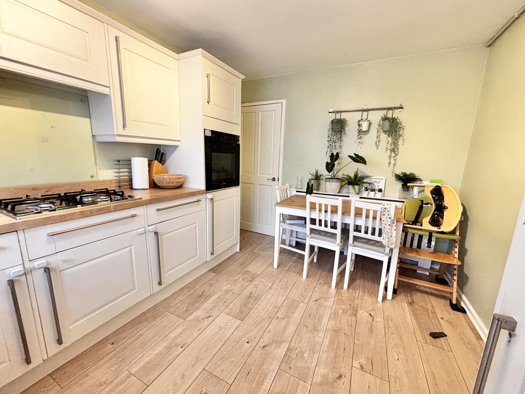 Property photo 3 of 12 Kitchen/Diner