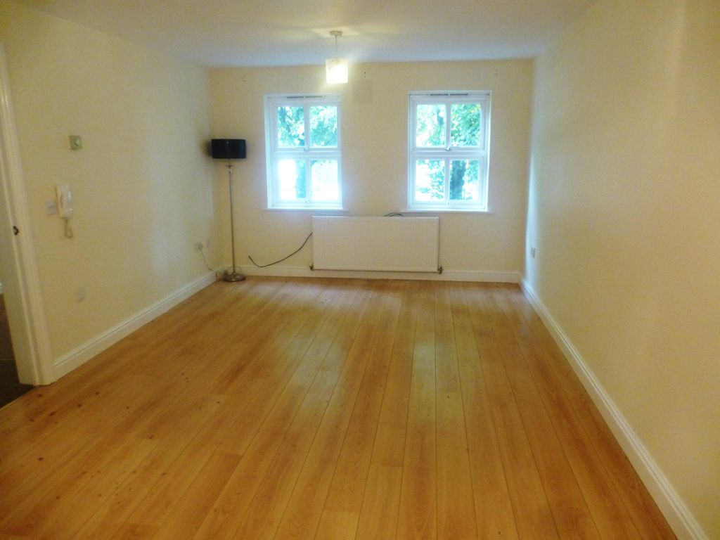 Property photo 2 of 6 Living Room