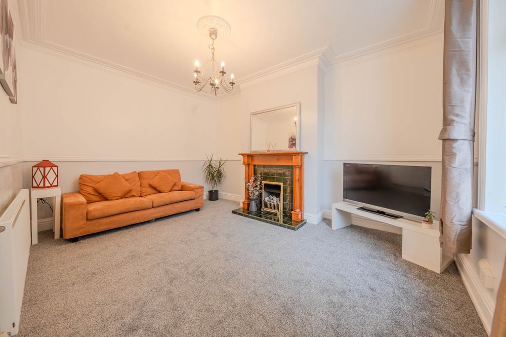 Property photo 2 of 10 Picture No. 06