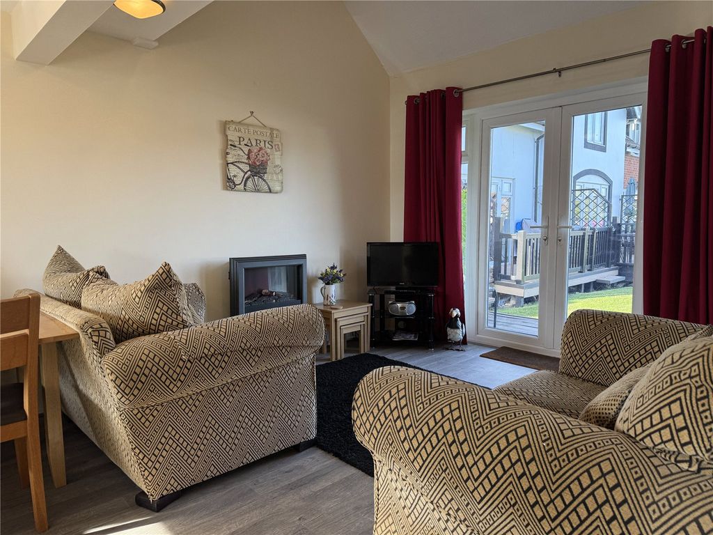 Property photo 3 of 14 Picture No. 05