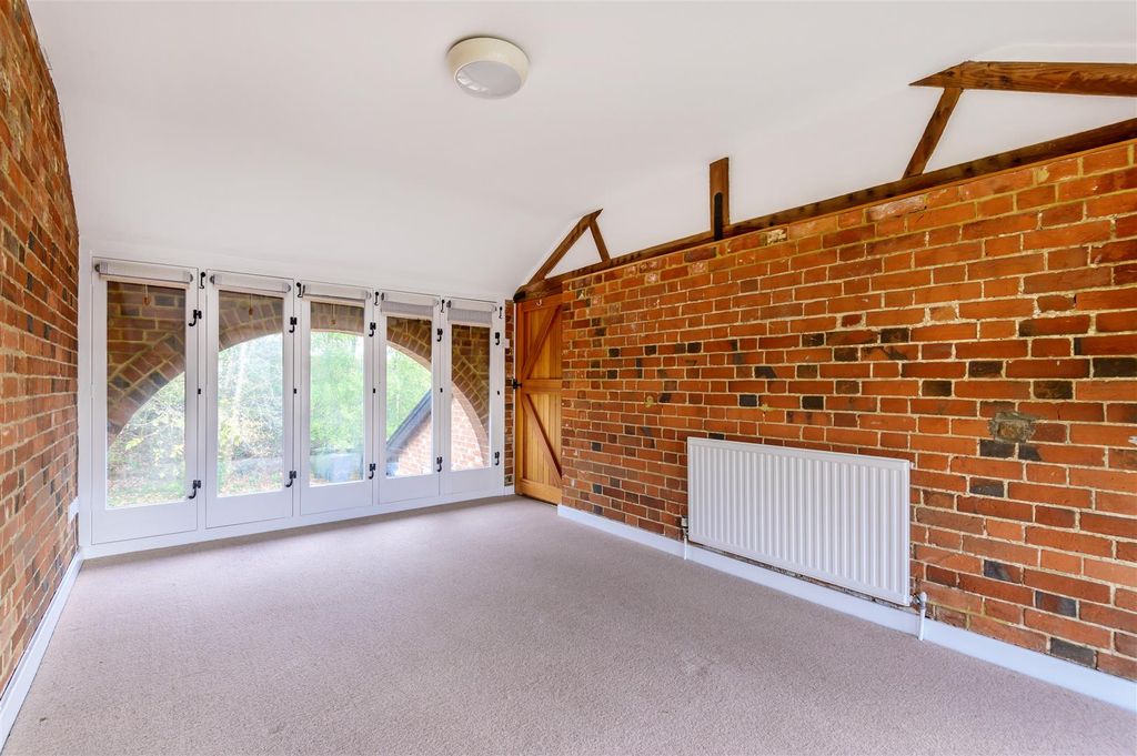 Property photo 3 of 13 922026 (12).Jpg