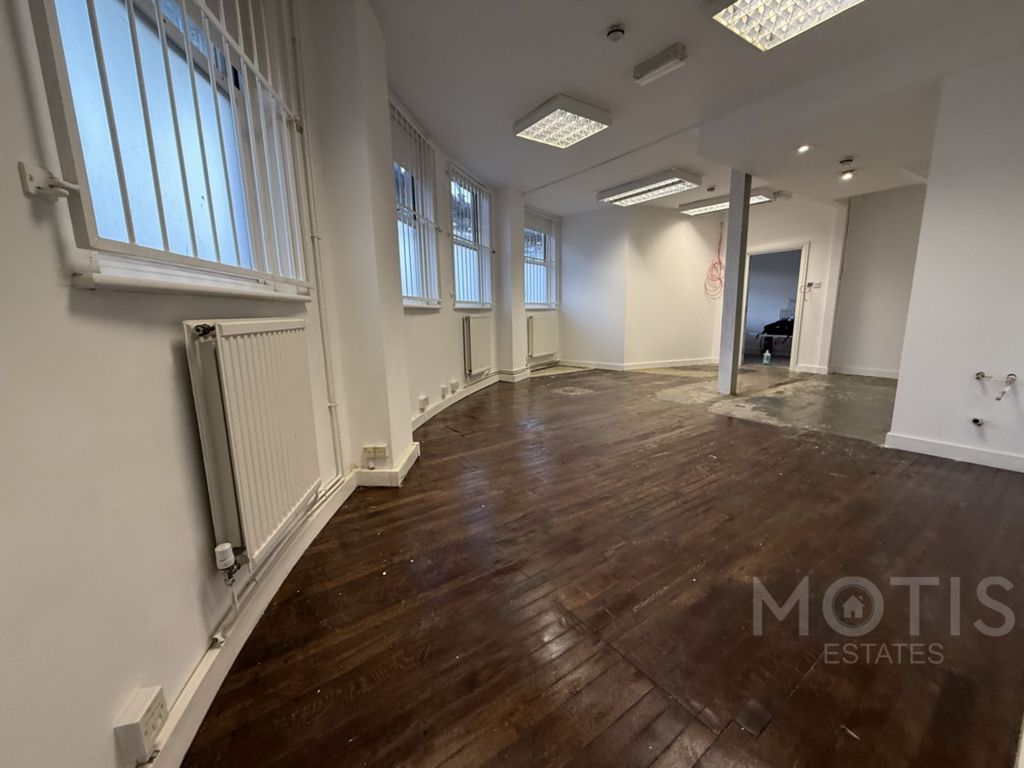 Property photo 1 of 7 Photo 3