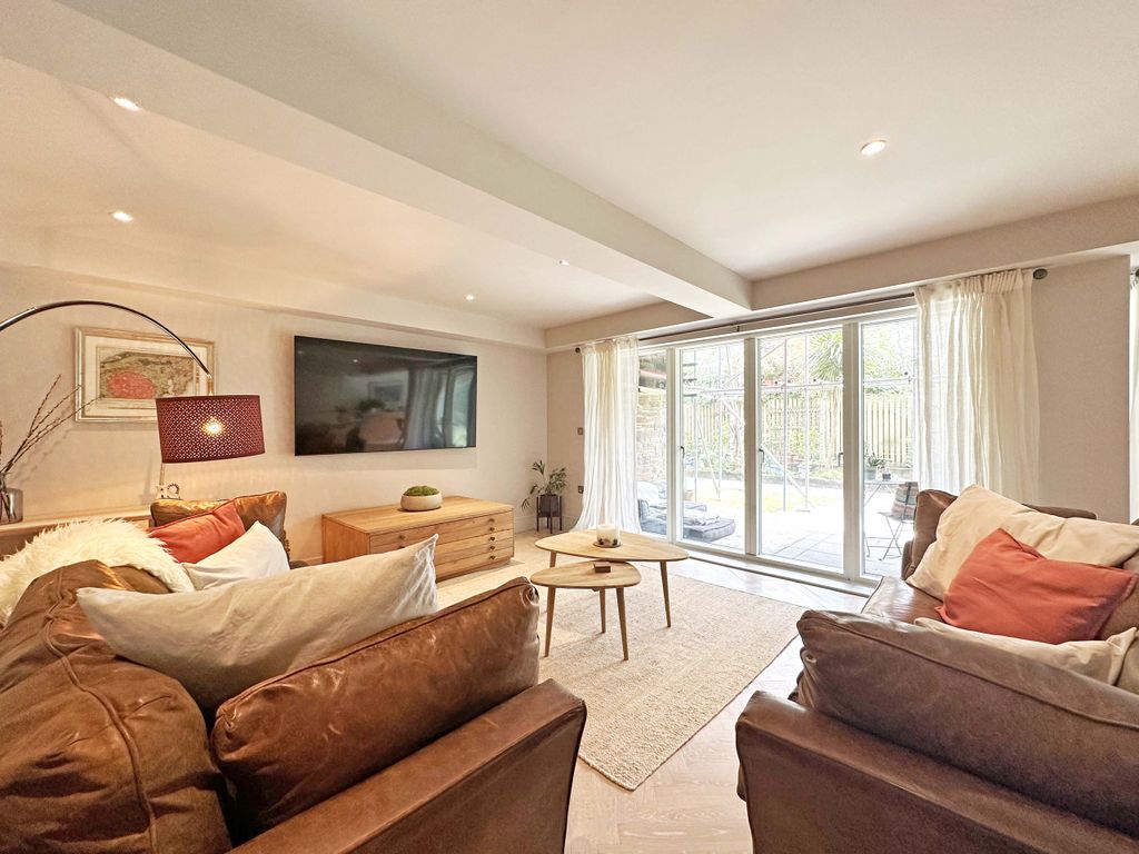 Property photo 3 of 16 Photo 3