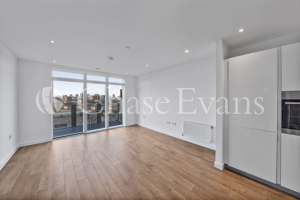 Property photo 1 of 10 Living