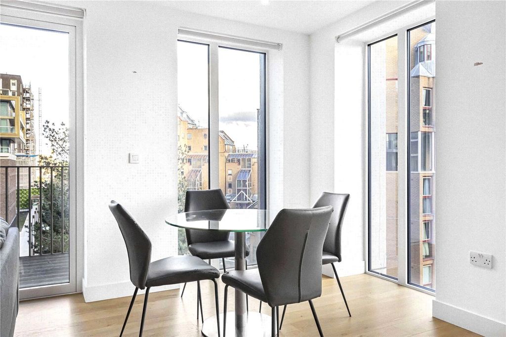 Property photo 2 of 24 Picture No. 14