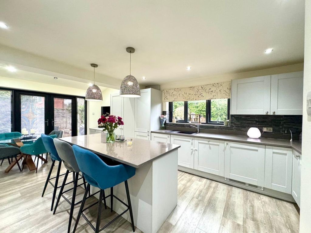 Property photo 2 of 21 Picture No. 29