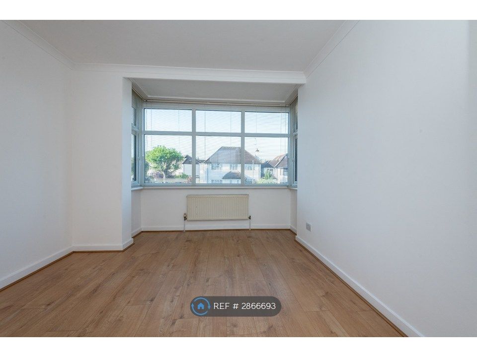 Property photo 2 of 16 Bedroom 1